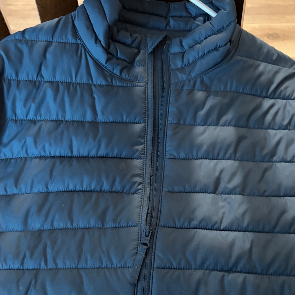 GAP Men's Navy Puffer Jacket